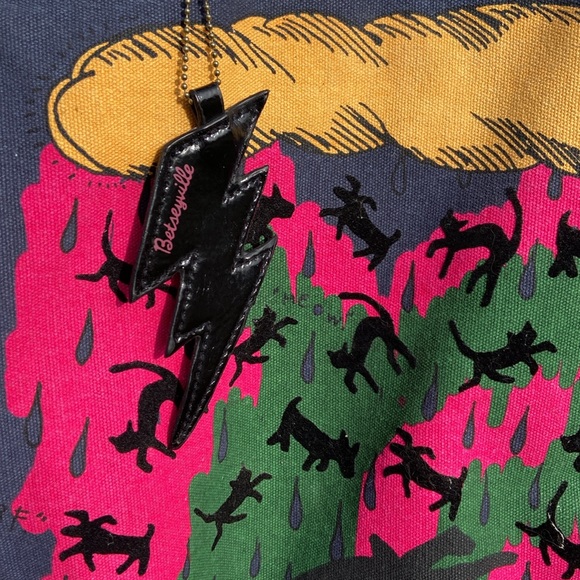 Betsey Johnson Betseyville "It's Raining Get Wet" Tote Bag Purse - Picture 3 of 10